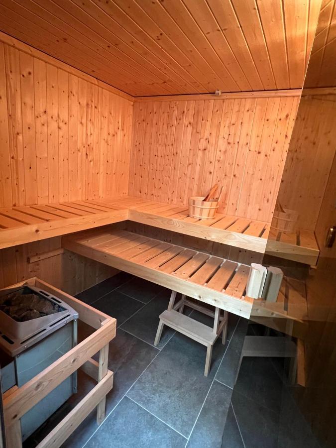 Ferienhaus Auszeit Mit Sauna Schwarz Buitenkant foto