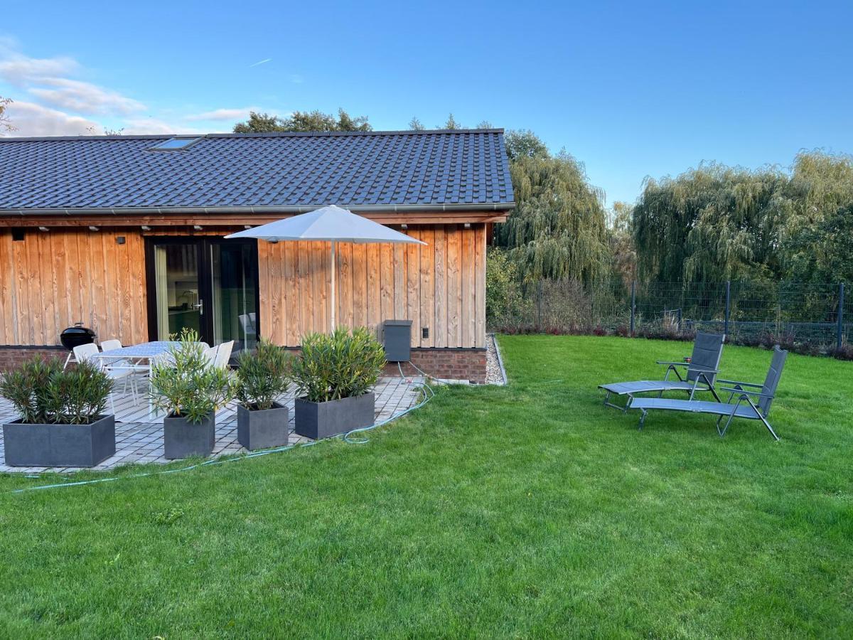 Ferienhaus Auszeit Mit Sauna Schwarz Buitenkant foto